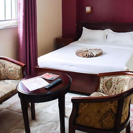 Diamonds Hotel Kampala Extérieur photo