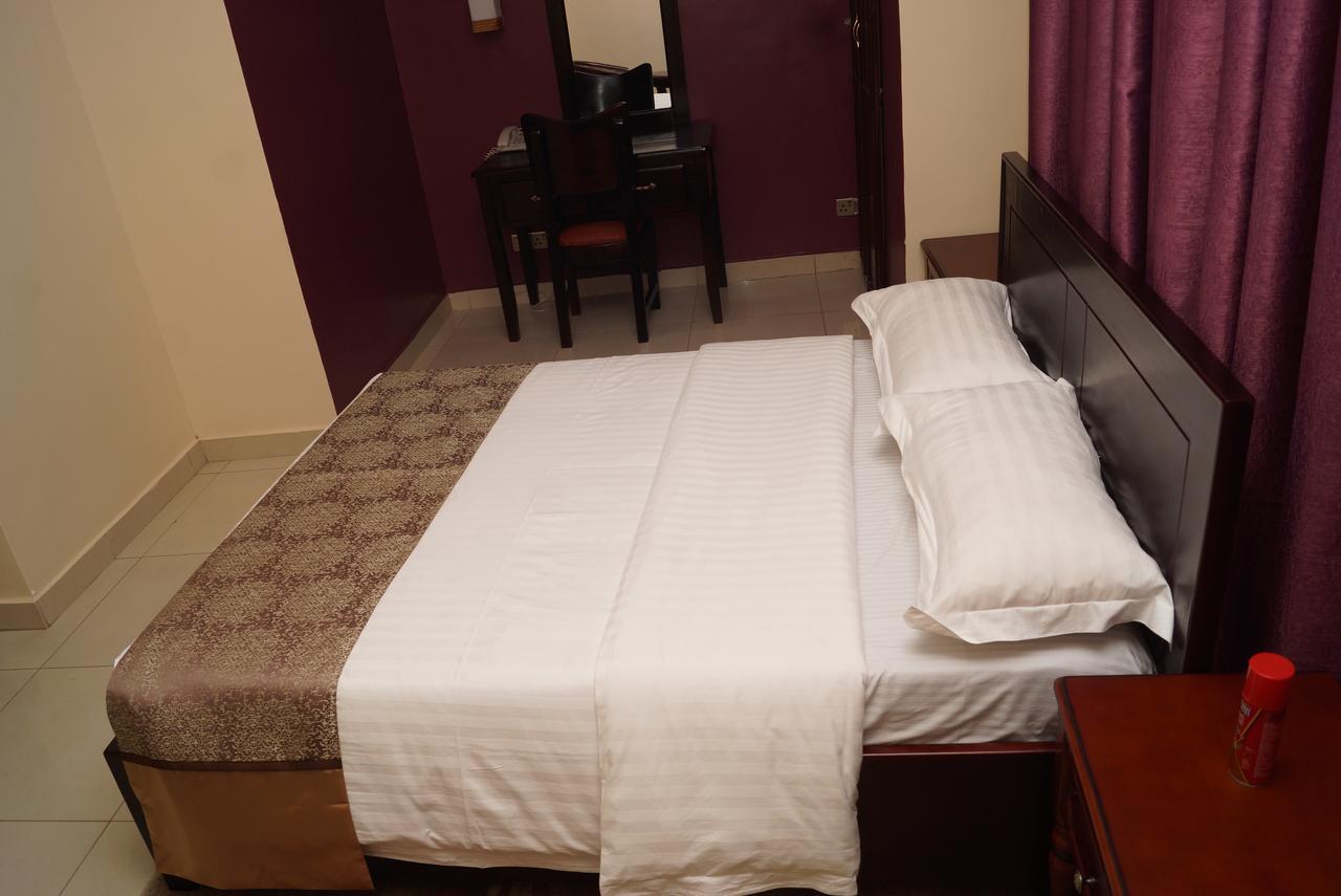 Diamonds Hotel Kampala Extérieur photo