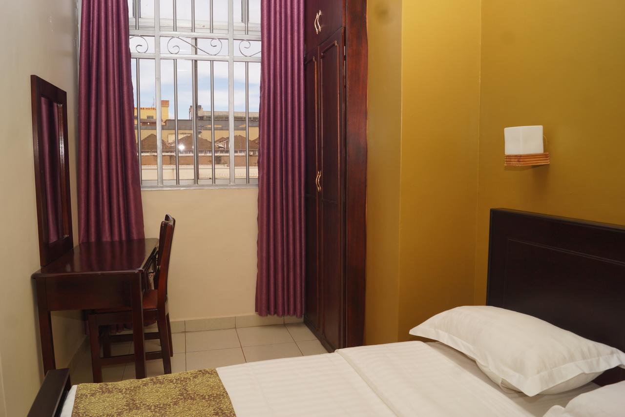 Diamonds Hotel Kampala Extérieur photo