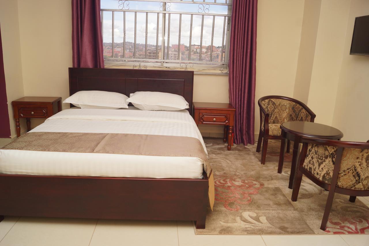 Diamonds Hotel Kampala Extérieur photo