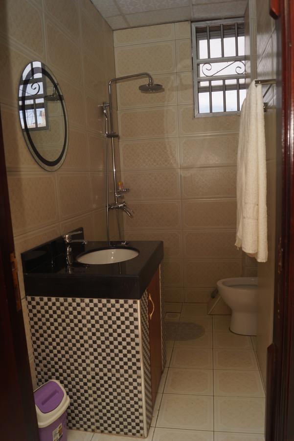 Diamonds Hotel Kampala Extérieur photo