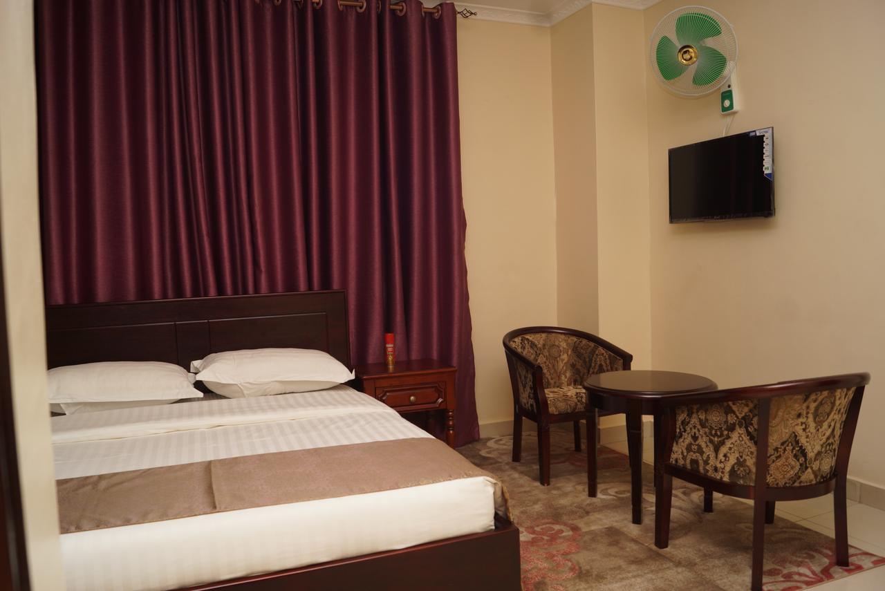 Diamonds Hotel Kampala Extérieur photo
