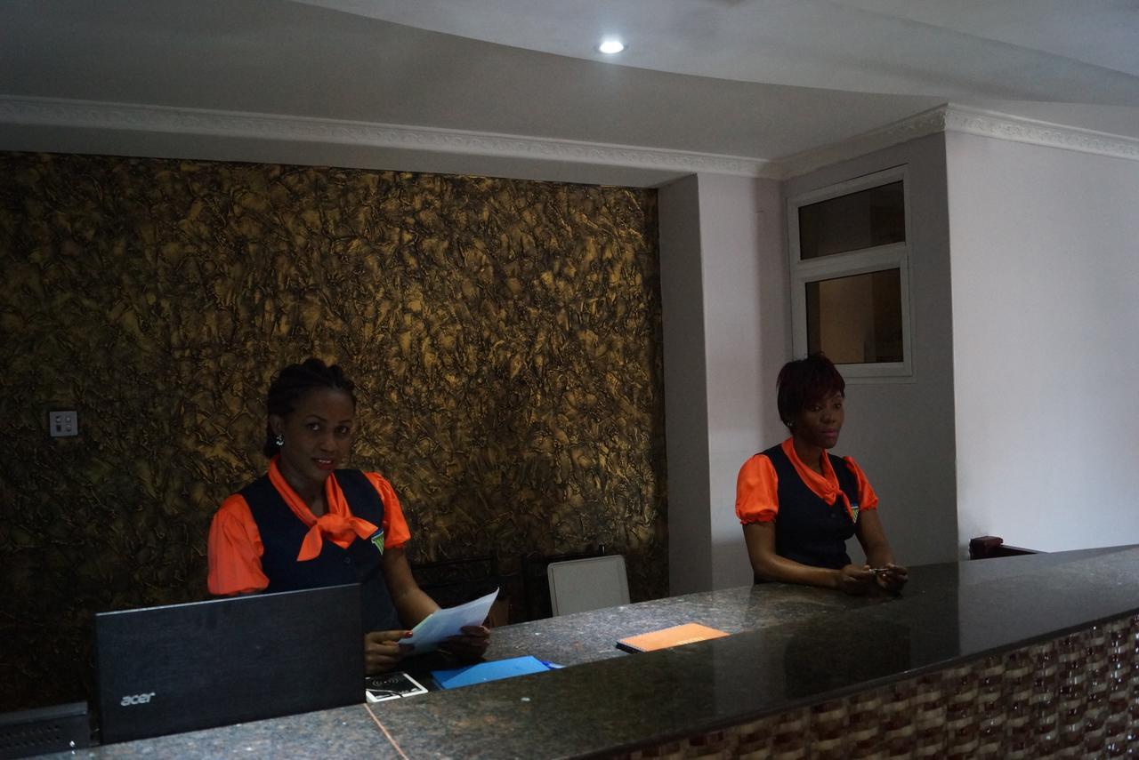 Diamonds Hotel Kampala Extérieur photo