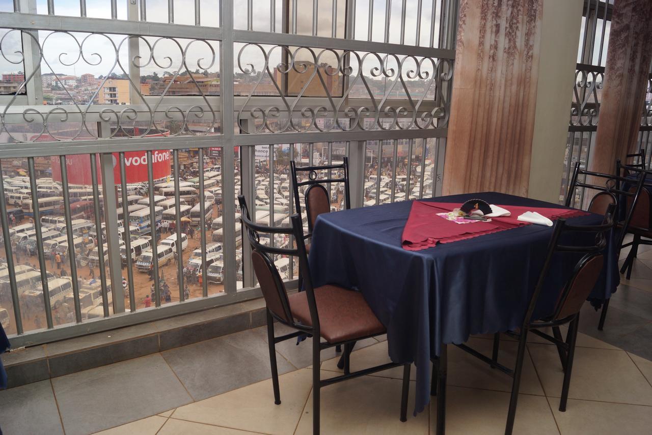 Diamonds Hotel Kampala Extérieur photo