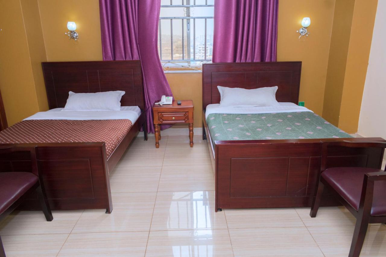 Diamonds Hotel Kampala Extérieur photo