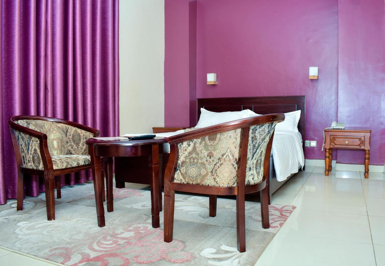 Diamonds Hotel Kampala Extérieur photo
