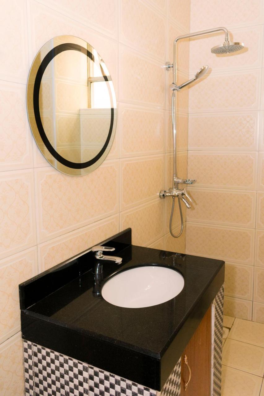 Diamonds Hotel Kampala Extérieur photo